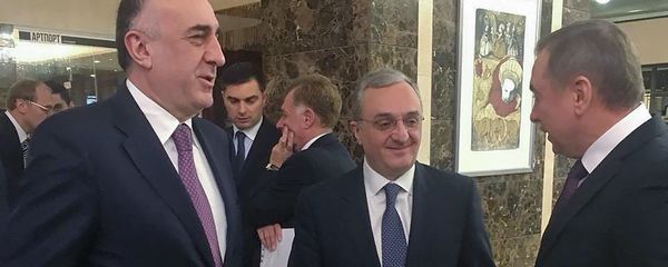 Главы МИД Армении и Азербайджана Зограб Мнацаканян и Эльмар Мамедъяров Главы МИД Армении и Азербайджана Зограб Мнацаканян и Эльмар Мамедъяров - Sputnik Армения