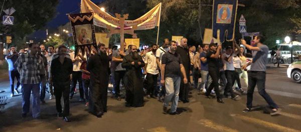 Акция протеста против Католикоса Гарегина II (23 июня 2018). Еревaн - Sputnik Արմենիա