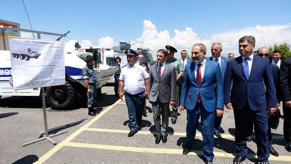 Премьер-министр Армении Никол Пашинян принял участие на торжествах по случаю 26-летия образования полицейских войск (21 июня 2018). Еревaн - Sputnik Армения