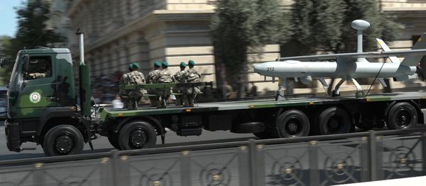 Вся азербайджанская мощь: в Баку показали новую военную технику Вся азербайджанская мощь: в Баку показали новую военную технику - Sputnik Արմենիա
