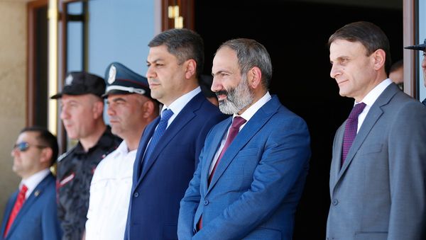 Премьер-министр Армении Никол Пашинян принял участие на торжествах по случаю 26-летия образования полицейских войск (21 июня 2018). Еревaн - Sputnik Армения