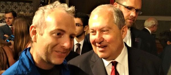 Известный блогер Александр Лапшин и президент Армении Армен Саркисян - Sputnik Армения