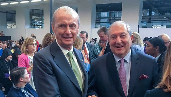 Президент Армении Армен Саркисян и посол Испании в США Педро Моренес - Sputnik Армения