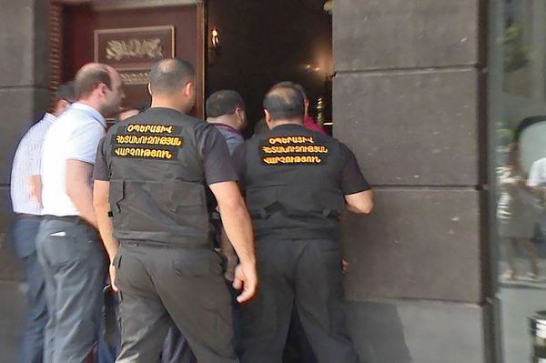 Спецслужбы Армении у компании Дж Л Дж Проект Компани (29 июня 2018). Еревaн - Sputnik Армения