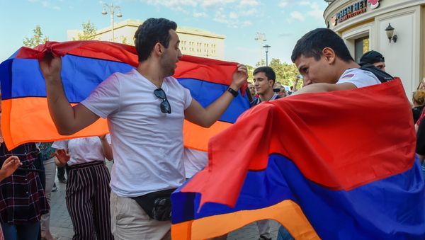 Армянский патриотический вечер на Никольской улице (2 июля 2018). Москвa - Sputnik Արմենիա