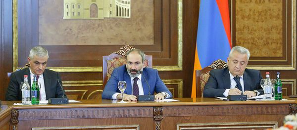 Совещание премьер-министра Никола Пашиняна с представителями банковского сектора Армении (3 июля 2018). Еревaн - Sputnik Армения