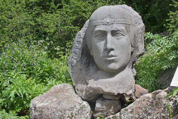 Аллея героев, памятник Сосе Майрик, Джермук - Sputnik Արմենիա