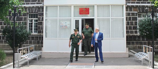 Посол России в Армении Сергей Копыркин посетил 102-ю базу (5 июля 2018). Гюмри Посол России в Армении Сергей Копыркин посетил 102-ю базу (5 июля 2018). Гюмри - Sputnik Армения