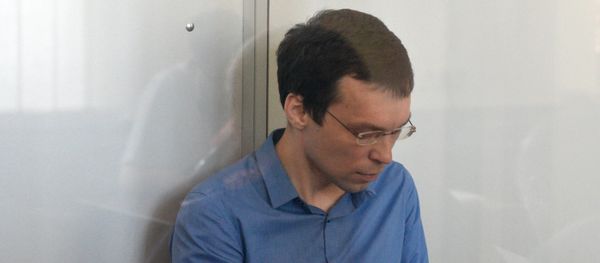 Журналист Василий Муравицкий, обвиняемый в государственной измене, на заседании Королёвского районного суда в Житомире. - Sputnik Армения