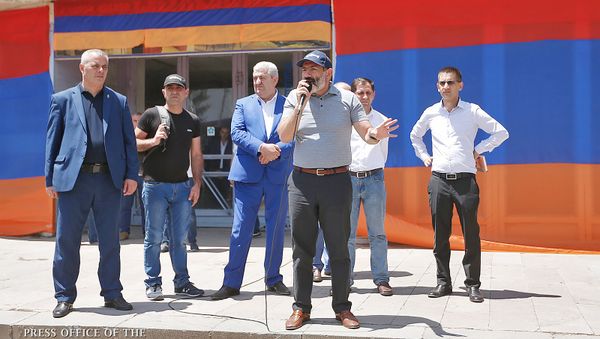 Рабочий визит премьер-министра Никола Пашиняна в Вайоцдзорскую область (6 июля 2018). Ехегнадзор - Sputnik Армения