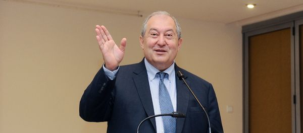 Армен Саркисян на Третьем Молодежном форуме Армен Саркисян на Третьем Молодежном форуме - Sputnik Армения