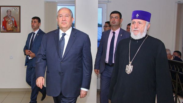 Президент Армении Армен Саркисян встретился с участниками всеармянского молодежного слета (7 июля 2018). Цахкадзор - Sputnik Արմենիա