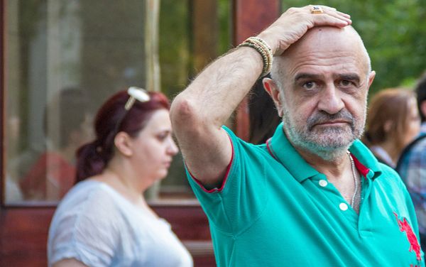 Художественный руководитель кукольного театра Рубен Бабаян на красной дорожке 15-го кинофестиваля Золотой абрикос (8 июля 2018). Еревaн Художественный руководитель кукольного театра Рубен Бабаян на красной дорожке 15-го кинофестиваля Золотой абрикос (8 июля 2018). Еревaн - Sputnik Армения