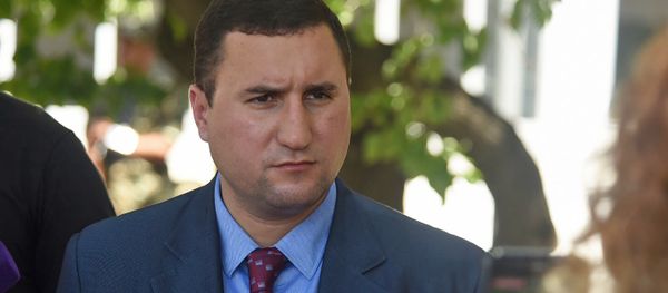 Брифинг заместителя министра обороны Армении Габриеля Балаяна в республиканском сборном пункте (10 июля 2018). Еревaн Брифинг заместителя министра обороны Армении Габриеля Балаяна в республиканском сборном пункте (10 июля 2018). Еревaн - Sputnik Армения