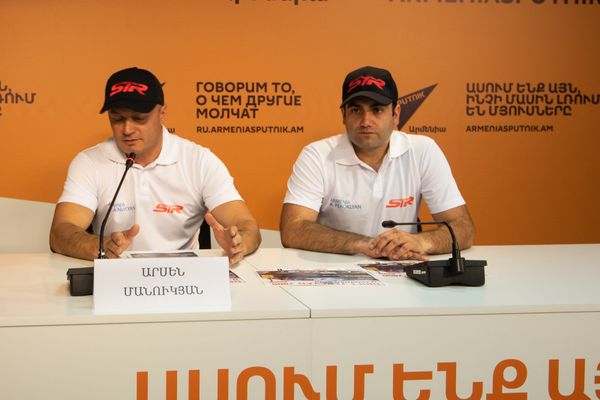 Пресс-конференция на тему Форсаж по-армянски Пресс-конференция на тему Форсаж по-армянски - Sputnik Армения