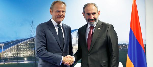Премьер-министр Армении Никол Пашинян встретился с Председателем Европейского совета Дональдом Туском (12 июля 2018). Брюссель Премьер-министр Армении Никол Пашинян встретился с Председателем Европейского совета Дональдом Туском (12 июля 2018). Брюссель - Sputnik Армения