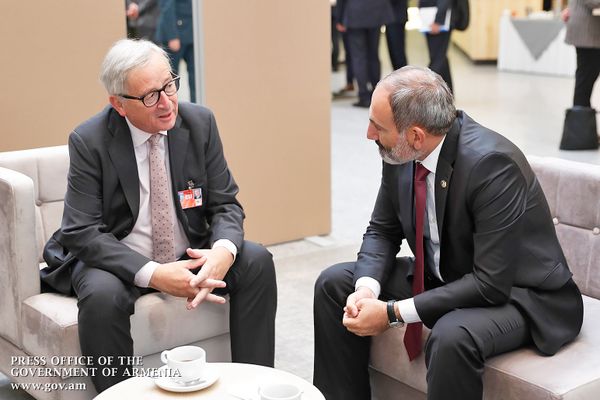 Премьер-министр Армении Никол Пашинян встретился с Председателем Европейской Комиссии Жан-Клодом Юнкером (12 июля 2018). Брюссель - Sputnik Армения