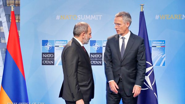 Встреча премьер-министра Армении Никола Пашиняна и Генерального секретаря НАТО Йенса Столтенберга (12 июля 2018). Брюссель Встреча премьер-министра Армении Никола Пашиняна и Генерального секретаря НАТО Йенса Столтенберга (12 июля 2018). Брюссель - Sputnik Армения