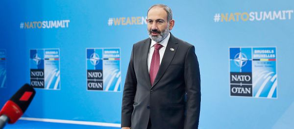 Премьер-министр Армении Никол Пашинян перед встречей с Президентом Латвии Раймондом Вейонисом на полях саммита НАТО (12 июля 2018). Брюссель - Sputnik Արմենիա