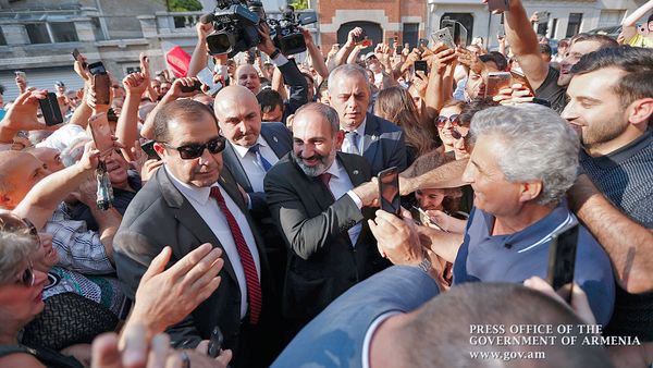 Премьер-министр Армении Никол Пашинян встретился с представителями армянской диаспоры Бельгии (12 июля 2018). Брюссель - Sputnik Армения