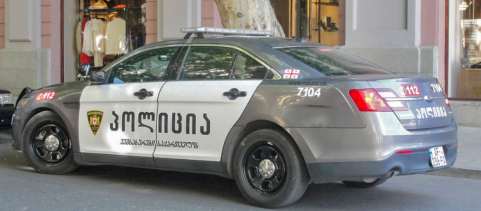 Полицейский автомобиль в Тбилиси Полицейский автомобиль в Тбилиси - Sputnik Армения, 1920, 13.02.2021
