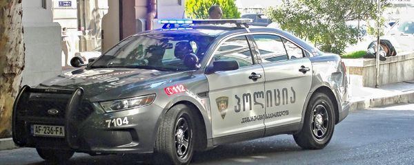 Полицейский автомобиль в Тбилиси Полицейский автомобиль в Тбилиси - Sputnik Армения