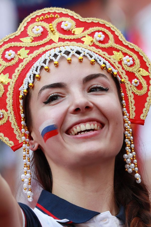 Болельщица сборной России перед матчем 1/8 финала чемпионата мира по футболу между сборными Испании и России, 2018 год - Sputnik Армения