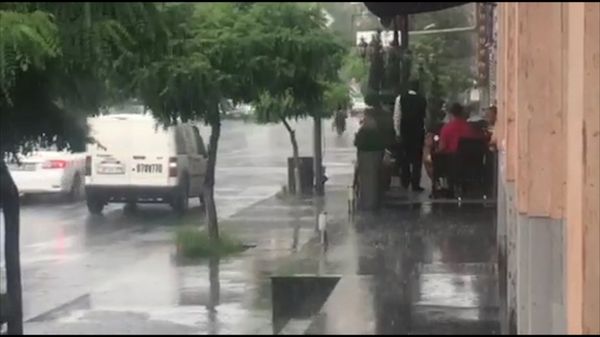 В Ереване на смену жаре пришли дожди В Ереване на смену жаре пришли дожди - Sputnik Армения