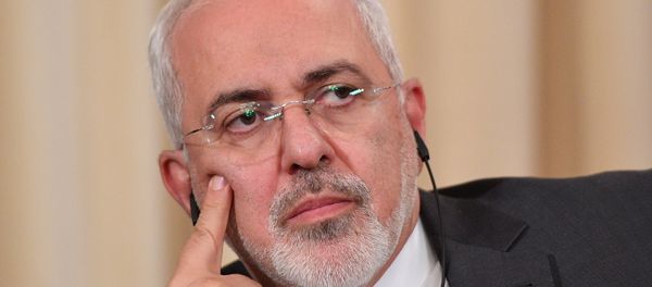 Министр иностранных дел Исламской Республики Иран Мухаммад Джавад Зариф во время совместной пресс-конференции по итогам трехсторонней встречи в Москве с главами МИД России и Турции (28 апреля 2018). Москвa - Sputnik Армения