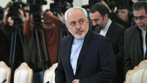 Министр иностранных дел Исламской Республики Иран Мухаммад Джавад Зариф во время встречи с главами МИД России и Турции (20 декабря 2016). Москвa - Sputnik Армения