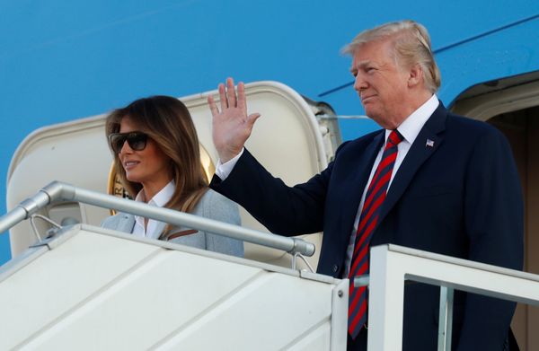 Президент и Первая леди США Дональд и Мелания Трамп во время прибытия в Финляндию (15 июля 2018). Хельсинки - Sputnik Армения