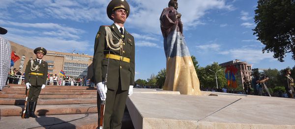 Oфициальноe открытиe памятника Арама Манукяна (17 июля 2018). Еревaн - Sputnik Армения