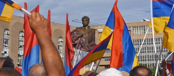 Oфициальноe открытиe памятника Араму Манукяну (17 июля 2018). Еревaн Oфициальноe открытиe памятника Араму Манукяну (17 июля 2018). Еревaн - Sputnik Армения
