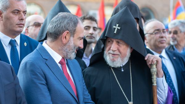 Նիկոլ Փաշինյանն ու Գարեգին Երկրորդը - Sputnik Արմենիա