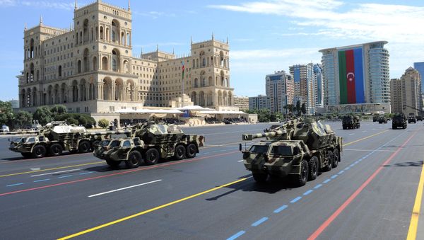 152-мм самоходная пушка-гаубица Дана на военном параде по случаю 100-летия Вооруженных сил Азербайджана (26 июня 2018). Бакy - Sputnik Армения