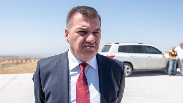 Министр транспорта, связи и ИТ Ашот Акопян на презентации строительных работ автотрассы Север-Юг (18 июля 2018). Арагацотн - Sputnik Армения