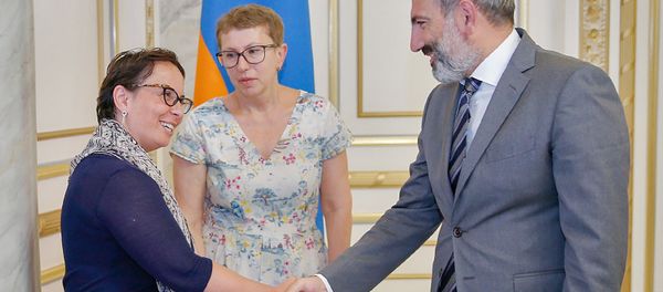 Премьер-министр Армении Никол Пашинян принял экспертов Международного центра переходной юстиции и Фонда Открытого общества (18 июля 2018). Еревaн - Sputnik Արմենիա