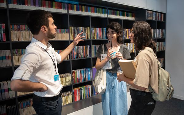 Открытие книжного магазина Зангак в центре города (19 июля 2018). Еревaн - Sputnik Армения