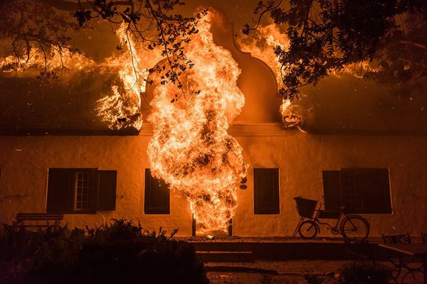 Фотография Джастина Салливана (ЮАР) из категории серии В огне: за гранью Моя Планета Фотография Джастина Салливана (ЮАР) из категории серии В огне: за гранью Моя Планета - Sputnik Армения