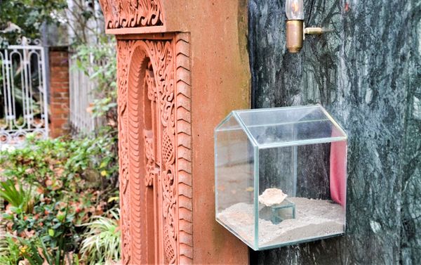 Хачкар рядом с армянской церковью в Монтевидео - Sputnik Армения