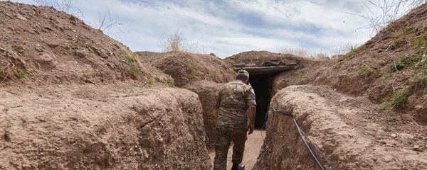 Военнослужащий армянской армии на боевой позиции Военнослужащий армянской армии на боевой позиции - Sputnik Армения