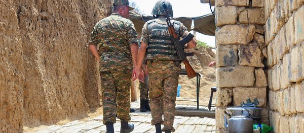 Военнослужащие армянской армии на боевой позиции Военнослужащие армянской армии на боевой позиции - Sputnik Армения