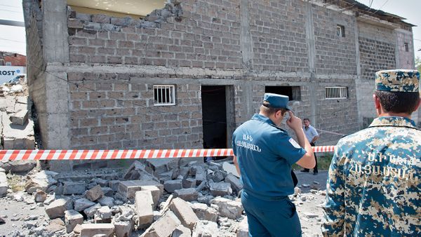 Взрыв производственного цеха в Чарбахе, Ереван Взрыв производственного цеха в Чарбахе, Ереван - Sputnik Армения