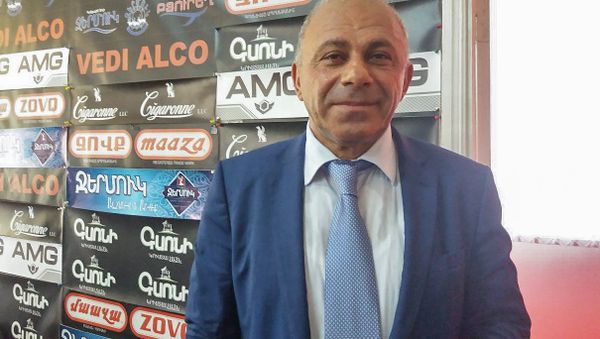 Депутат парламента от РПА, бывший начальник полиции Армении Алик Саркисян на пресс-конференции (25 июля 2018). Еревaн - Sputnik Армения