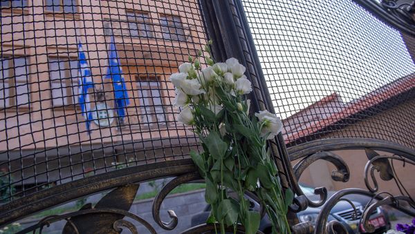 Карина Карапетян: Жители Армении почтили память жертв пожаров в Греции - Sputnik Армения