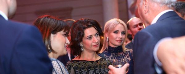 Супруга премьер-министра Армении Никола Пашиняна - Анна Акопян на премьере Гаяне в Большом театре - Sputnik Армения