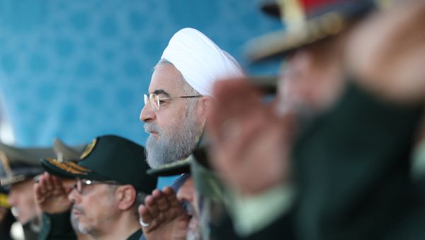 Президент Ирана Хасан Роухани на ежегодном военном параде (22 сентября 2017). Тегеран, Иран - Sputnik Армения