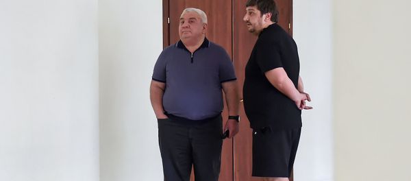 Юрий Хачатуров в здании суда Первой инстанции административного района Шенгавит (27 июля 2018). Еревaн Юрий Хачатуров в здании суда Первой инстанции административного района Шенгавит (27 июля 2018). Еревaн - Sputnik Армения