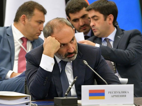 Премьер-министр Армении Никол Пашинян на заседании Евразийского межправительственного совета глав правительства стран ЕАЭС (27 июля 2018). Санкт-Петербург - Sputnik Армения