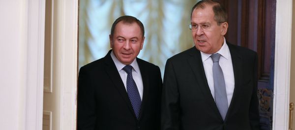 Министр иностранных дел РФ Сергей Лавров (справа) и министр иностранных дел Белоруссии Владимир Макей - Sputnik Армения